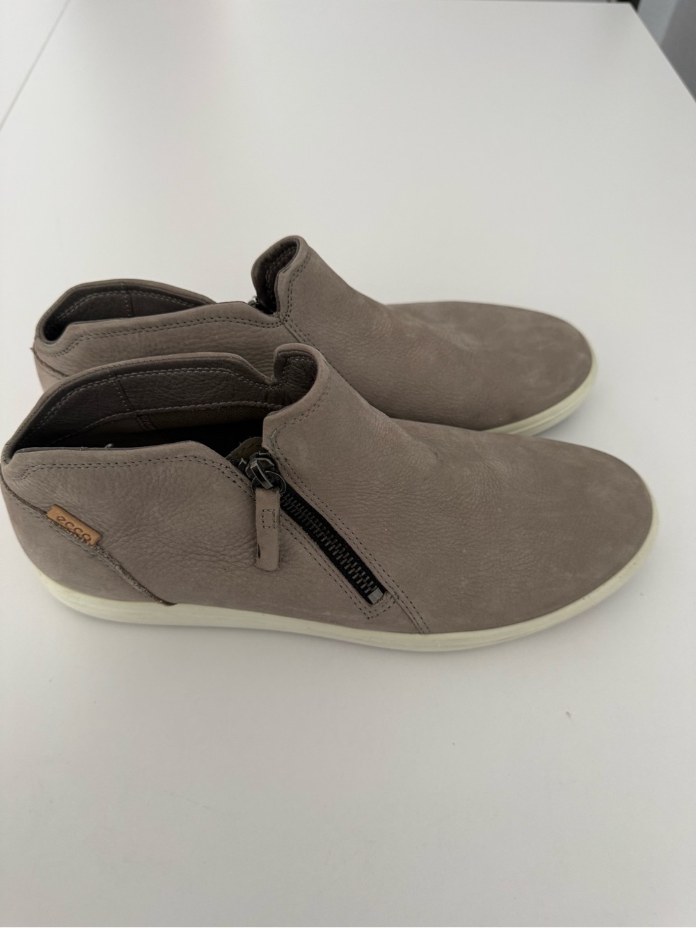 Ecco Women’s Soft 7 Liw side zip booties size 11W 42EU Grey Leather 
/Nubuck - Picture 11 of 14